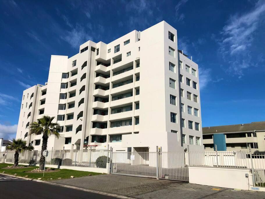 Apartment B402 Nautica